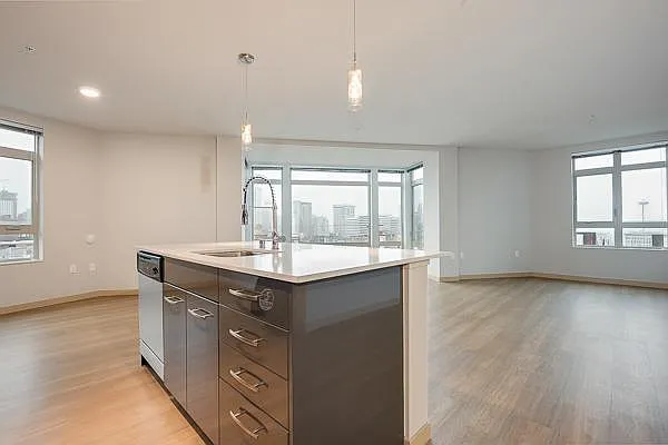 Zephyr Apartments — Photo 45