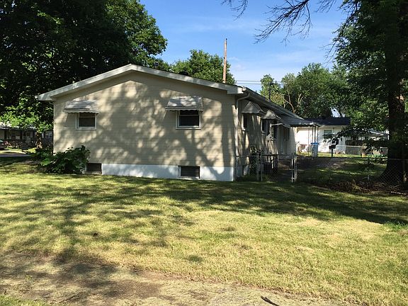 3rd image of 652 Cherryvale Dr