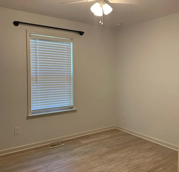 413 Queen Anne St — Photo 17