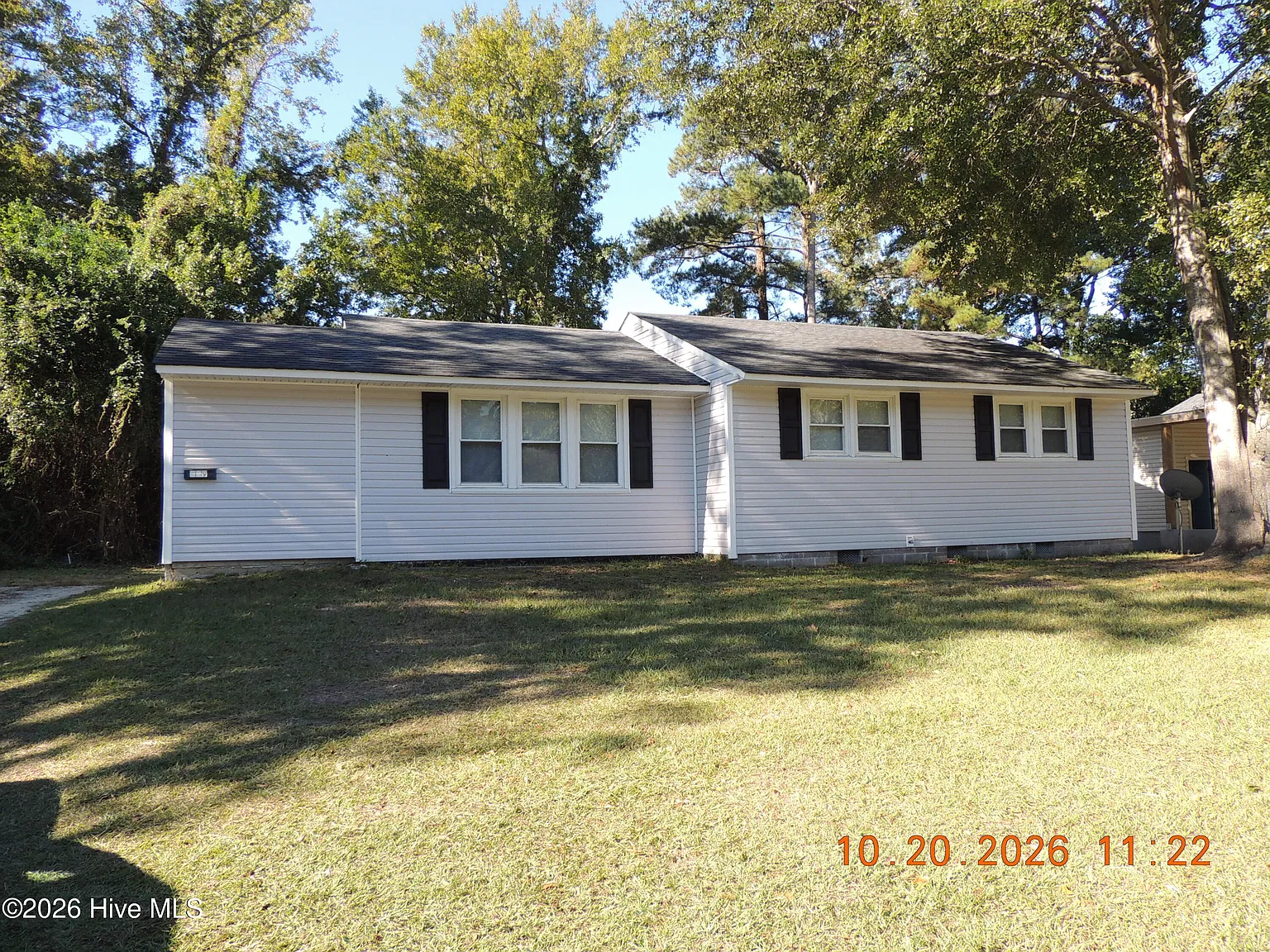 3 bed, 1.0 bath, $1,350 — Photo 1
