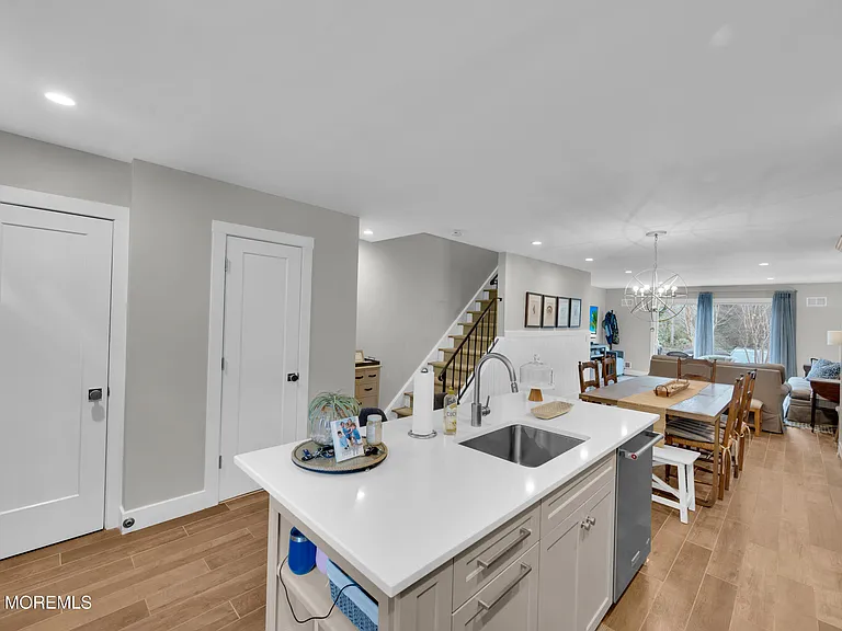 51 Wyckham Rd — Photo 9