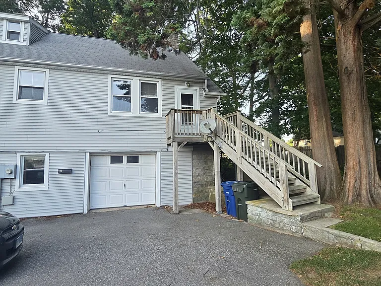 72 Godfrey St — Photo 1
