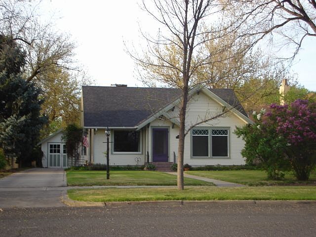 Highly desired street facing Park