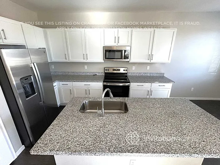 1728 S Elk Way — Photo 5