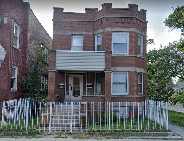 1st image of 6100 S Rockwell St