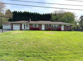 125 Townsend Ridge Dr, Winston Salem, NC 27107