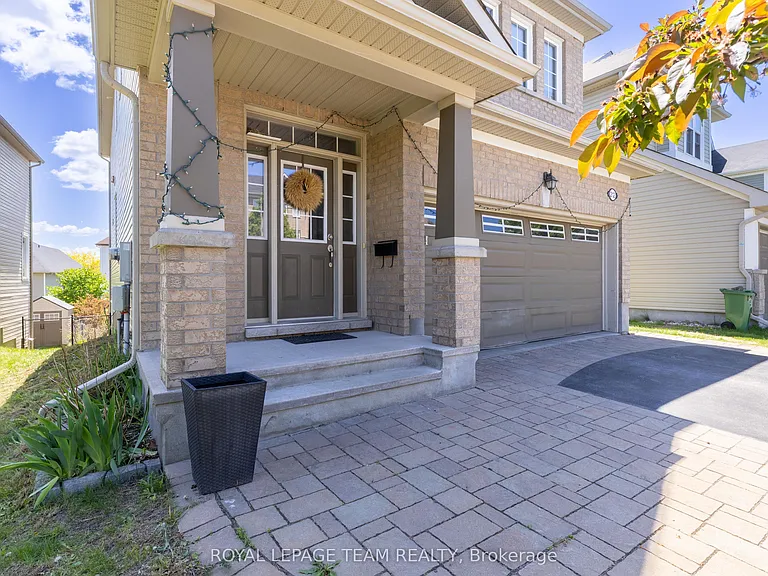 212 Huntsville Dr — Photo 2