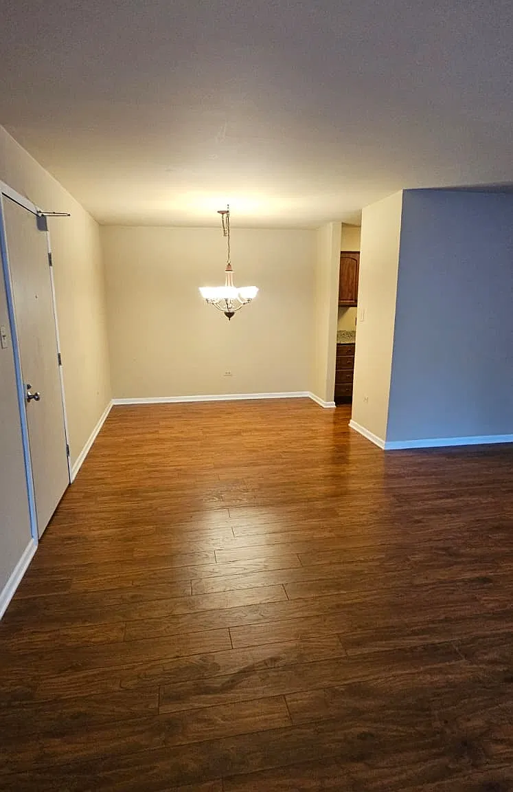 3 bed, 1065 sqft, $2,300 — Photo 3
