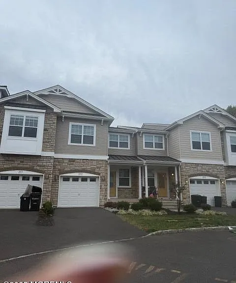 221 Brighton Ave #201 — Photo 2