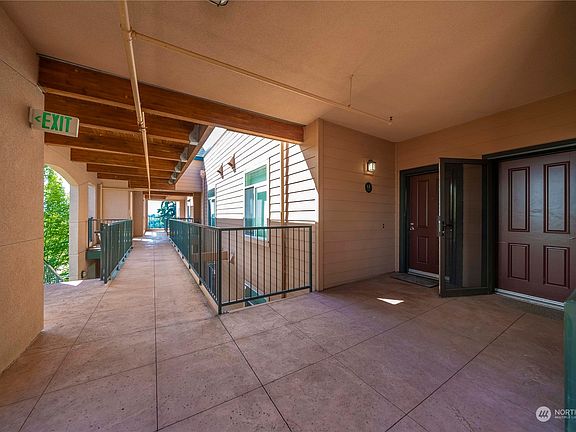 5th image of 2440 S Steele Street #305