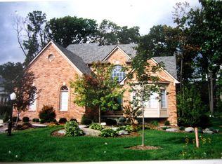 3436 Mayacoo Ct, Rochester Hills, MI 48309