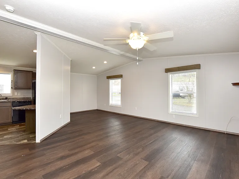 Crestview — Photo 4