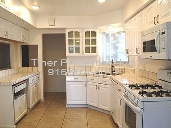 4th image of 1209 Crestmont Ave