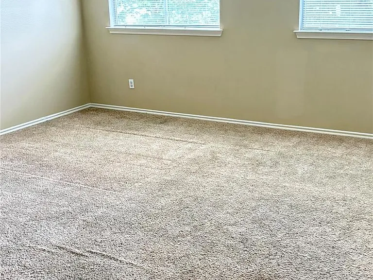 2209 Georgian Dr — Photo 12