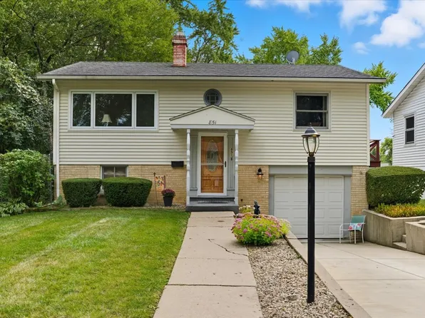 851 Glenview Ave, Mundelein, IL 60060