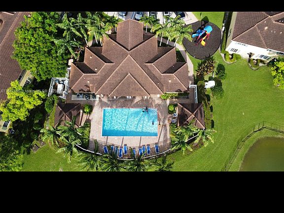 4th image of 6054 SW 19th Ct