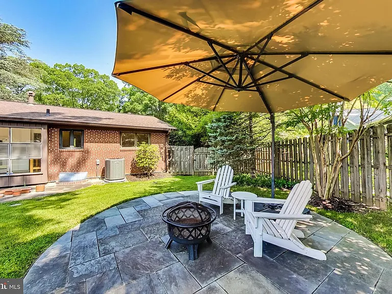6515 E Halbert Rd — Photo 39