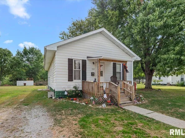 720 E Thompson St, Taylorville, IL 62568