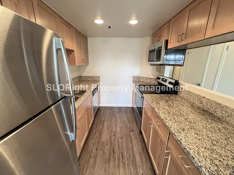 1021 Southwood Dr #D — Photo 6
