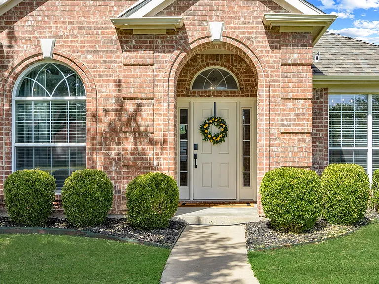 3000 Saint Amanda Dr — Photo 2
