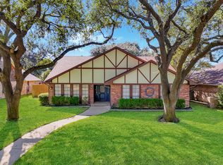 9718 Amberley Dr, Dallas, TX 75243