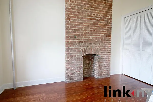 Rented by Link NY Realty | media 19