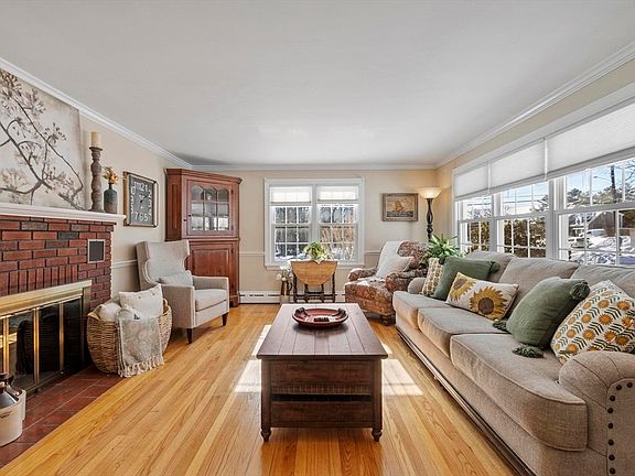 4th image of 38 Knower Rd