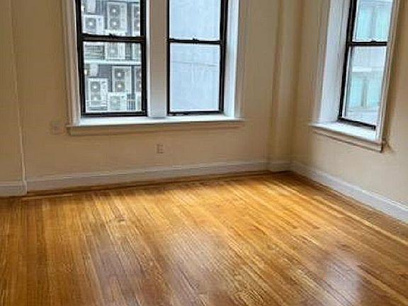 5th image of 350 W 55th St APT 3H
