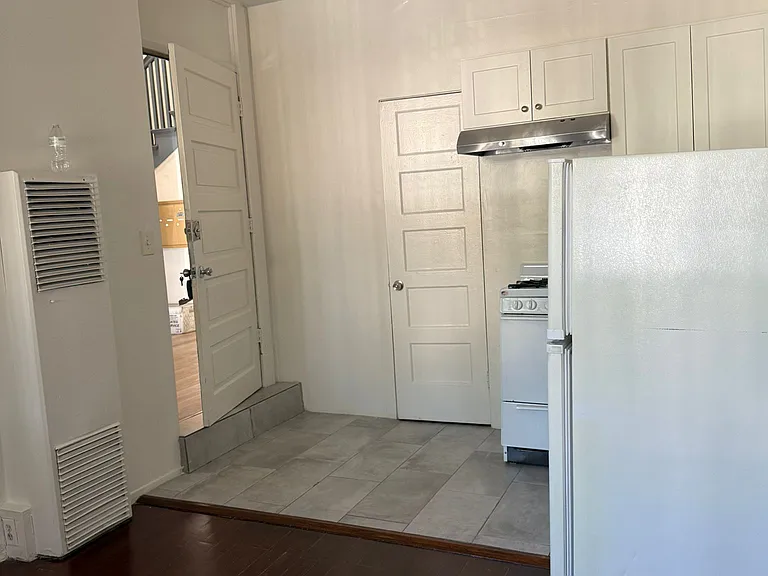 1114 Poinsettia Dr #2 — Photo 3