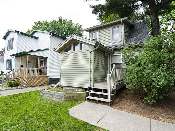 233 Gunson House Exterior