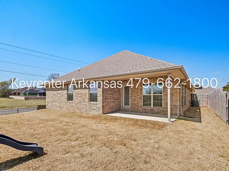 761 Melrose Pl — Photo 26