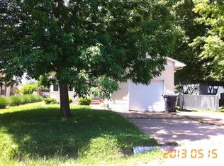 221 N 45th St, Belleville, IL