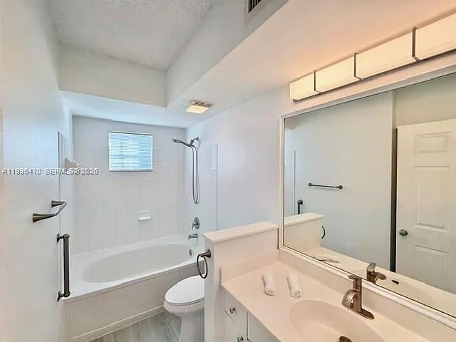 17100 N Bay Rd #1604 — Photo 24