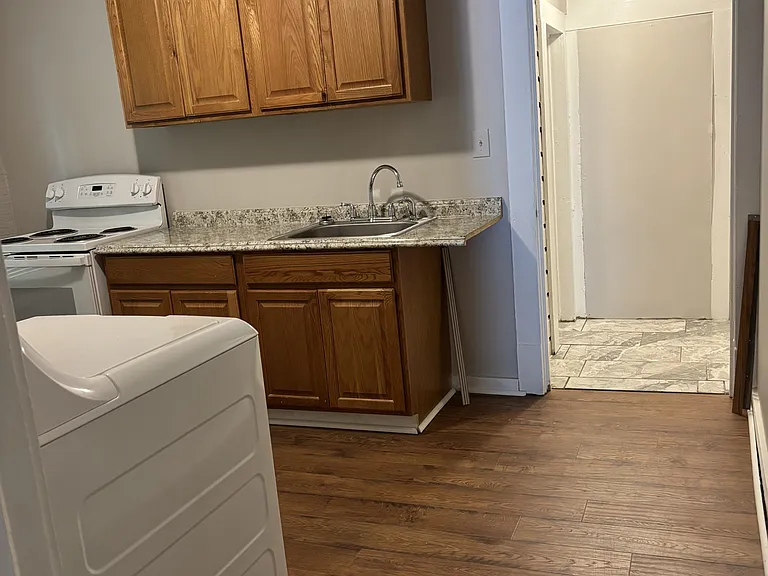 313A Burton Ave #A — Photo 6