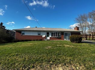 129 Carol St, Pounding Mill, VA 24637