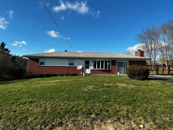 129 Carol St, Pounding Mill, VA 24637