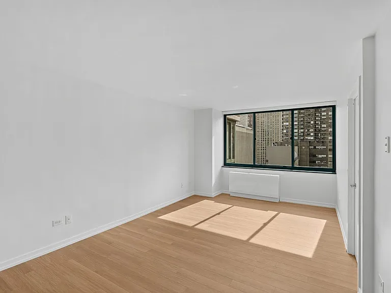 200 W 60th St #15G — Photo 4
