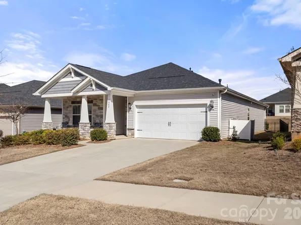 9842 Festival Way, Charlotte, NC 28215