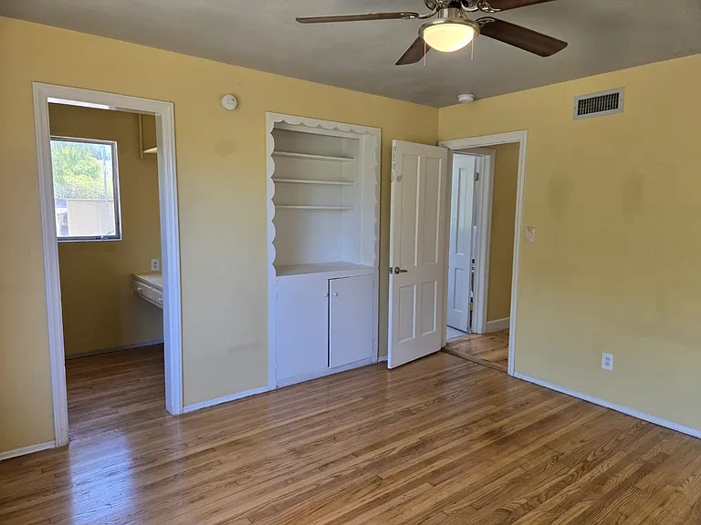 4971 Cresita Dr — Photo 21
