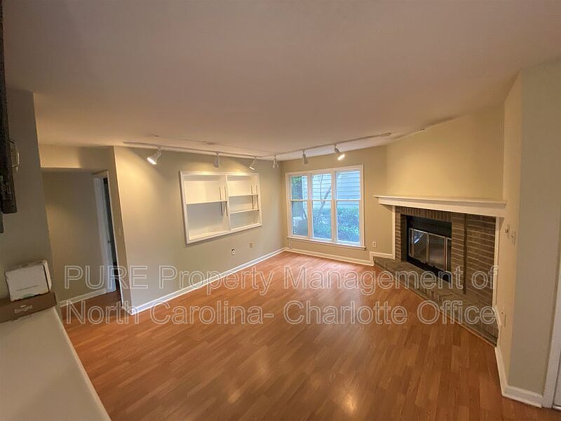1st image of 415 W 8th St APT E
