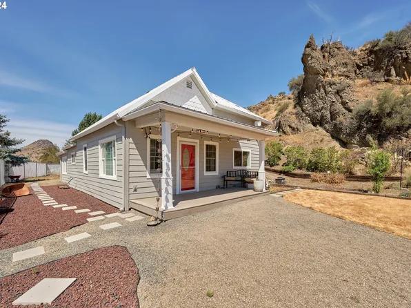 215 Highway 26, Mitchell, OR 97750