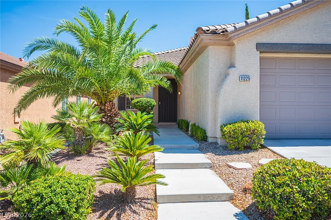 3 bed, 2.0 bath, 1687 sqft, $2,750 — Photo 3