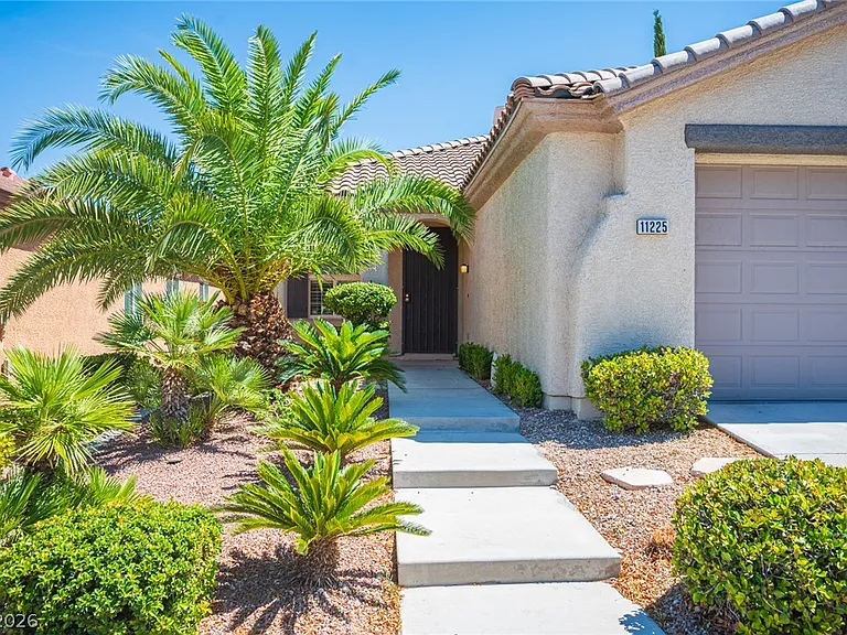 11225 Vintners Ln — Photo 3