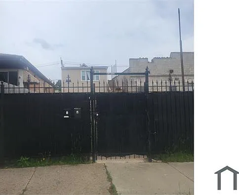 3 bed, 1000 sqft, $1,950 — Photo 4