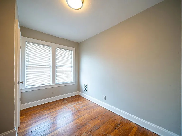 75 E Markison Ave — Photo 12