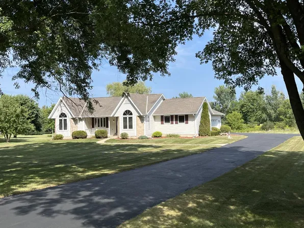 N6354 Paradise DRIVE, Burlington, WI 53105