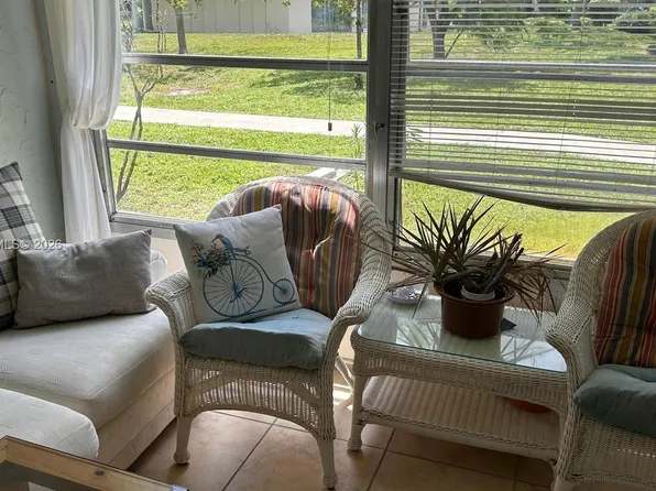 3099 NW 48th Ave APT 153, Lauderdale Lakes, FL 33313