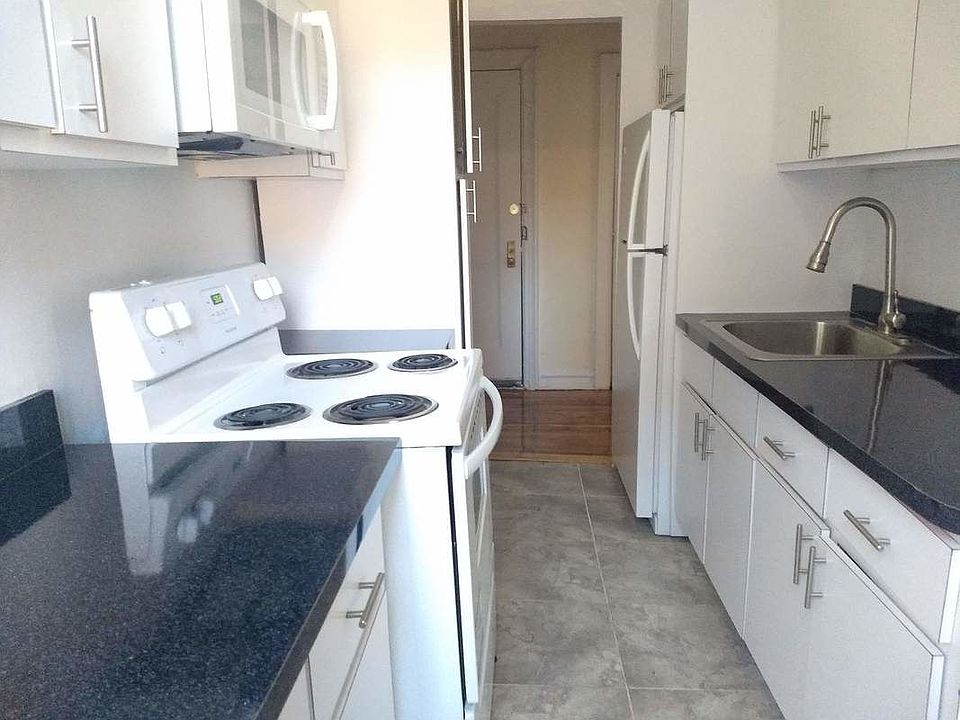 1st image of 5025 Fort Hamilton Pkwy #B7