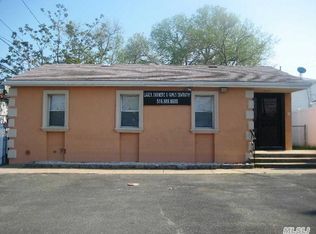 Warwick Rd, Island Park, NY 11558