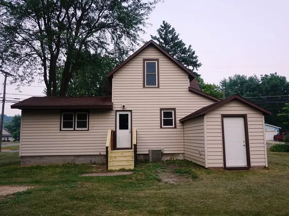 2813 Wilson St, Menomonie, WI 54751